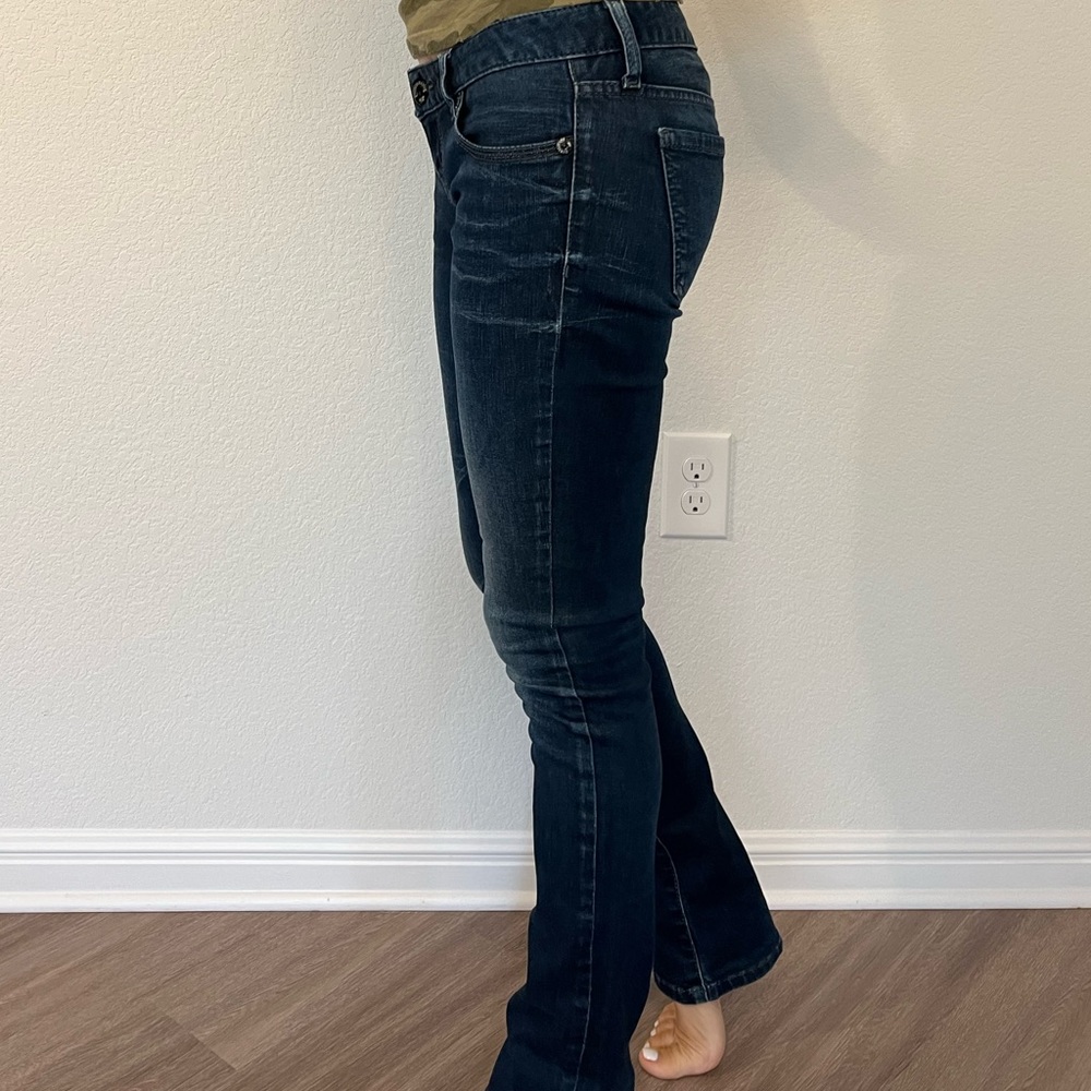 Guess Jeans - Picture 3 of 16